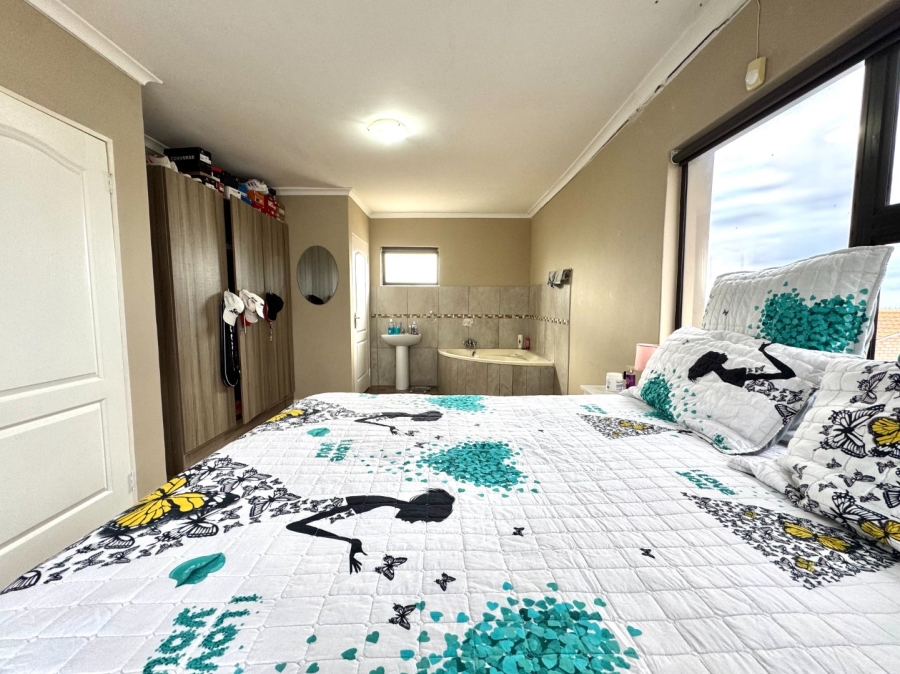 To Let 3 Bedroom Property for Rent in Bluewater Bay Eastern Cape